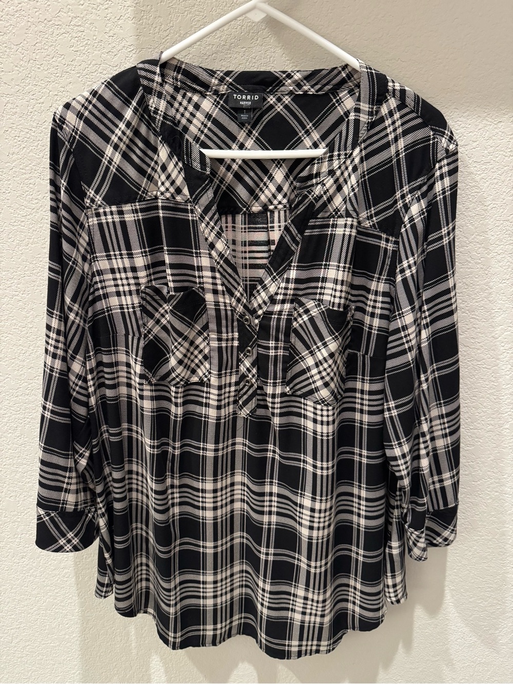 Torrid Black & Cream Plaid Harper Blouse (size 1)